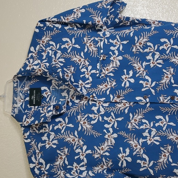 RODD & GUNN  Sports Fit Blue Floral Print Button Up Camp Shirt Medium Casual - Picture 3 of 9